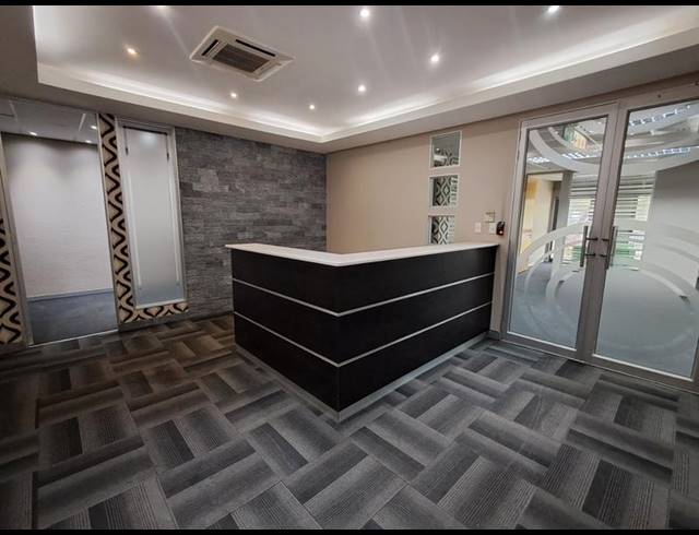 BUSINESS PROPERTY TO RENT IN WOODMEAD